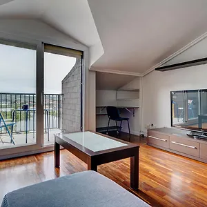 Apartamento Luminoso Atico Con Terraza, Irun, Parking, 4pax, Irun